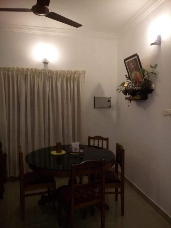 Nathans Holiday Home Kochi Luaran gambar